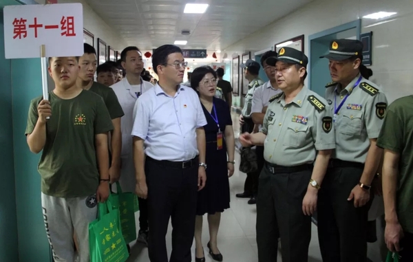 【医院动态】焦作市军分区政委刘新旺莅临我院视察征兵体检工作